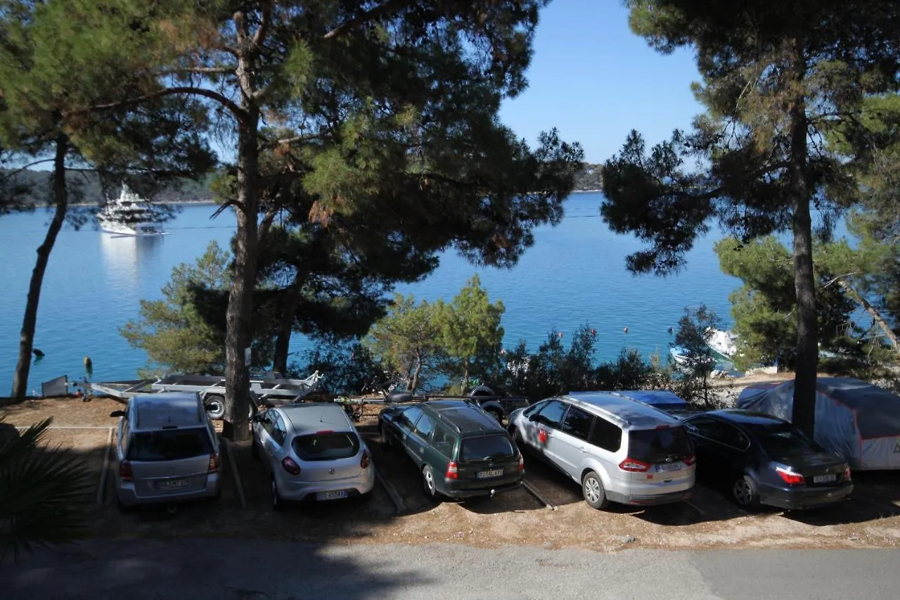 Apartments And Rooms By The Sea Mali Lošinj