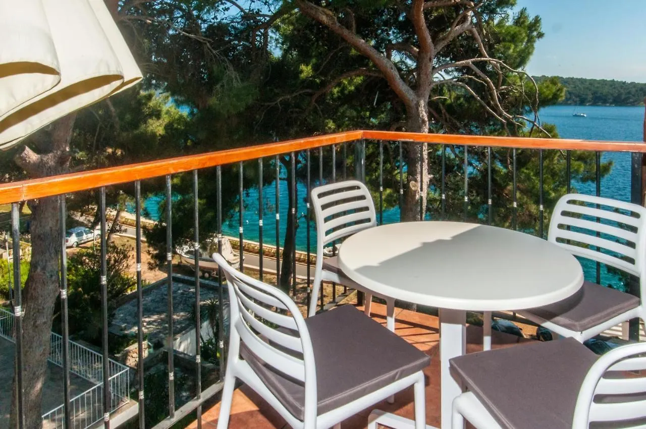 Guest house Apartments And Rooms By The Sea Mali Losinj