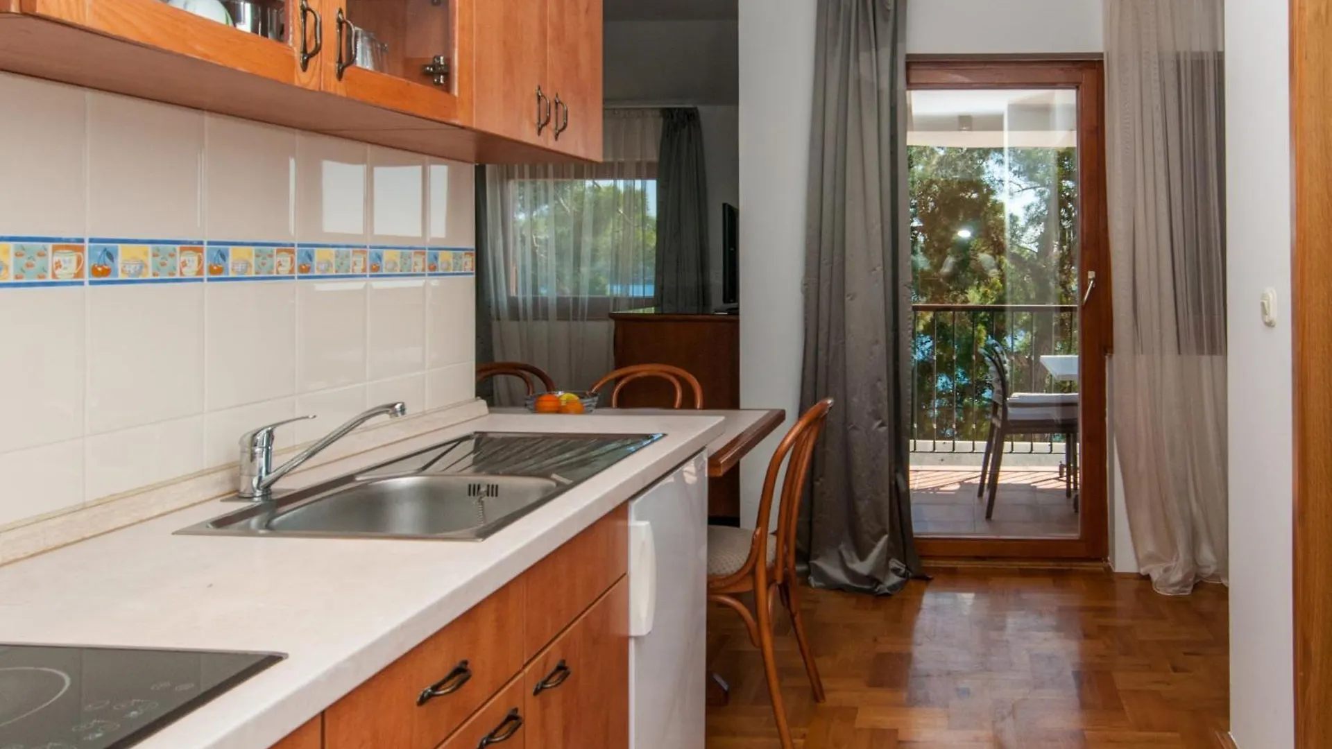 Apartments And Rooms By The Sea Mali Lošinj 4*,